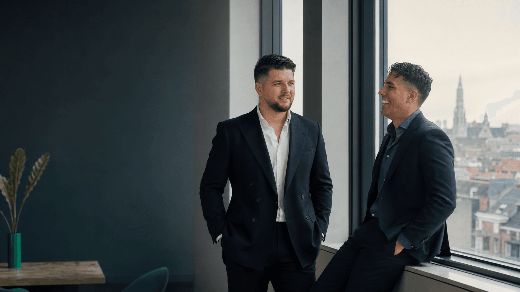 Younous Aza en Amir Tab, founding partners van Linkrs, in hun kantoor in Antwerpen